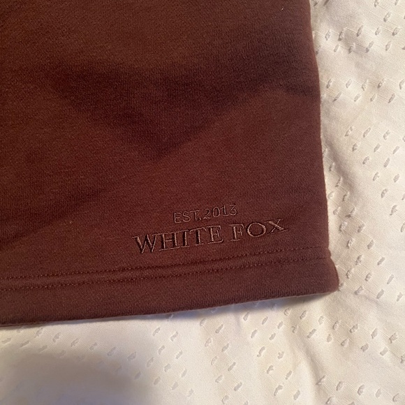 White fox sweat shorts - Picture 2 of 3